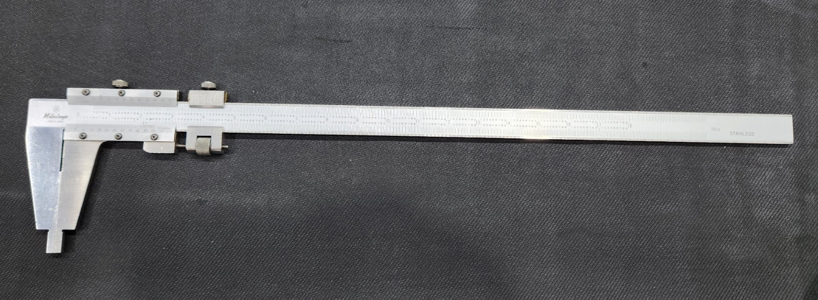 MITUTOYO 18" VERNIER CALIPERS INSIDE/OUTSIDE STAINLESS JAPAN With Case