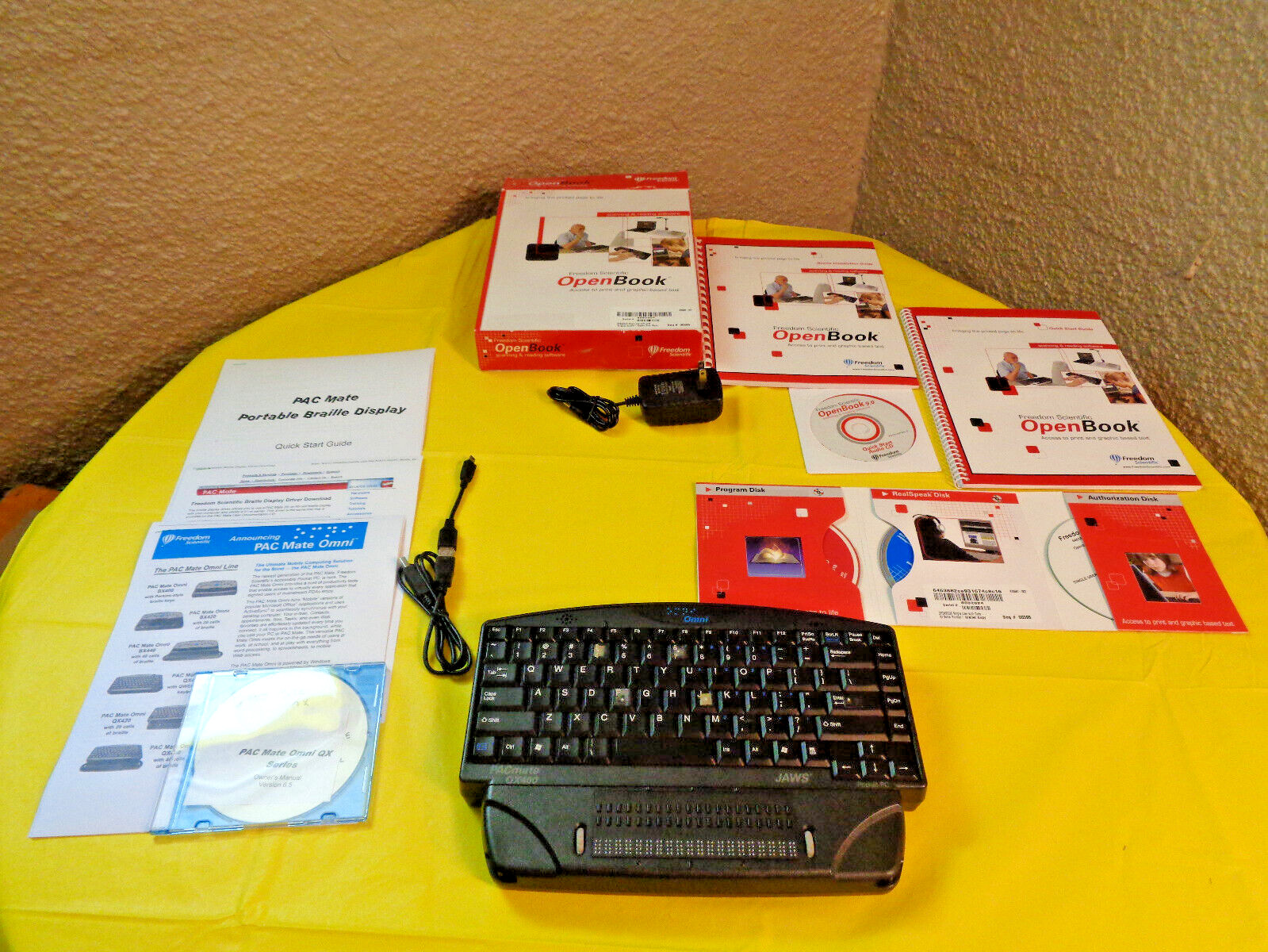 Freedom Scientific PAC Mate Omni QX420 - Braille Display  PM20 + QX400 PC