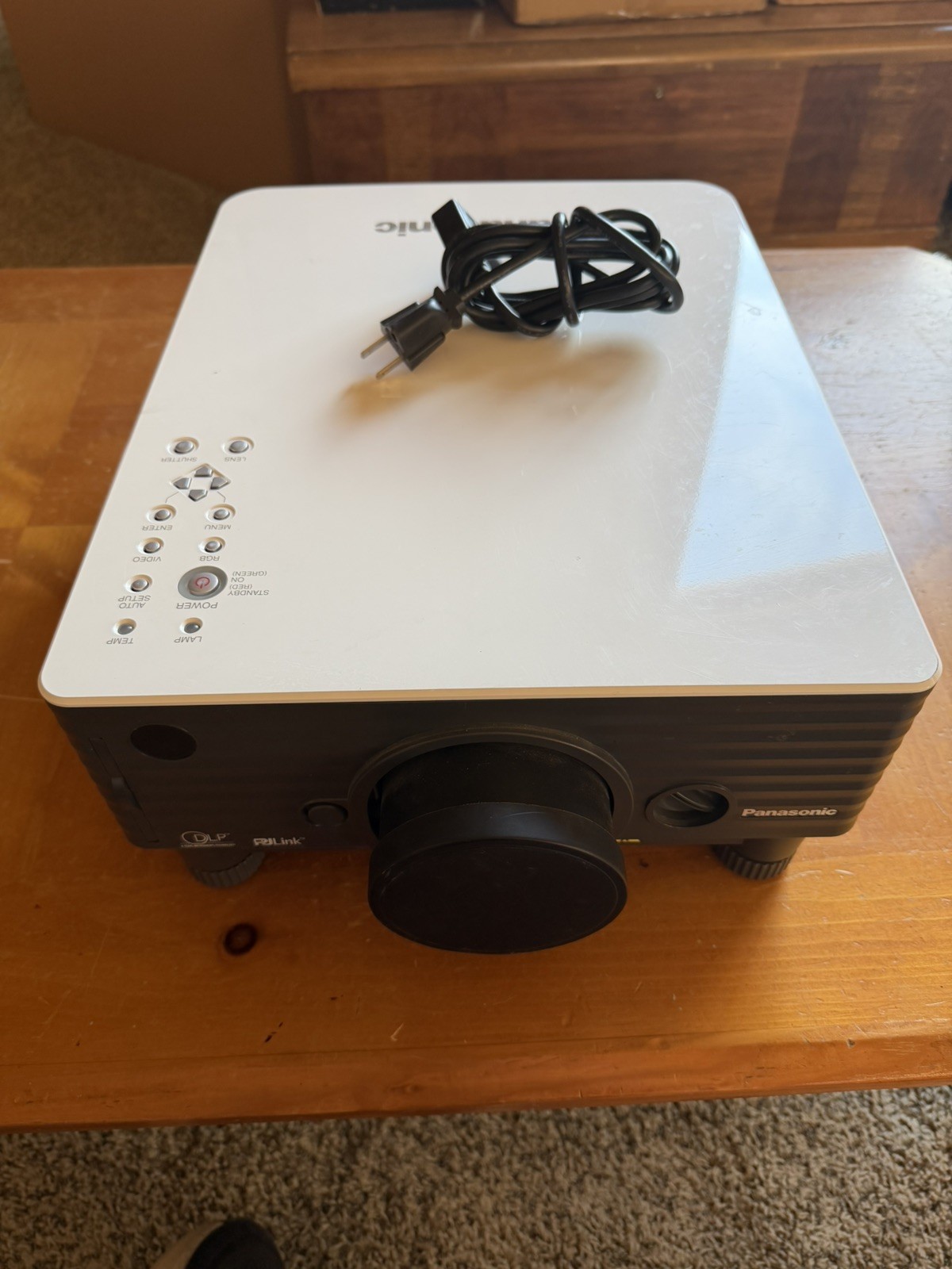 Panasonic PT-D3500U DLP Projector 140 Lamp Hours Tested Working 720p