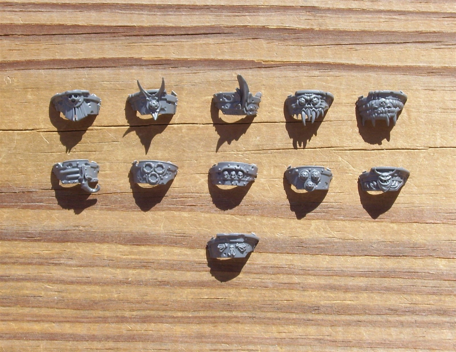 40K Death Guard Blightlord Terminators Shoulder Pads Bits 11 Bitz