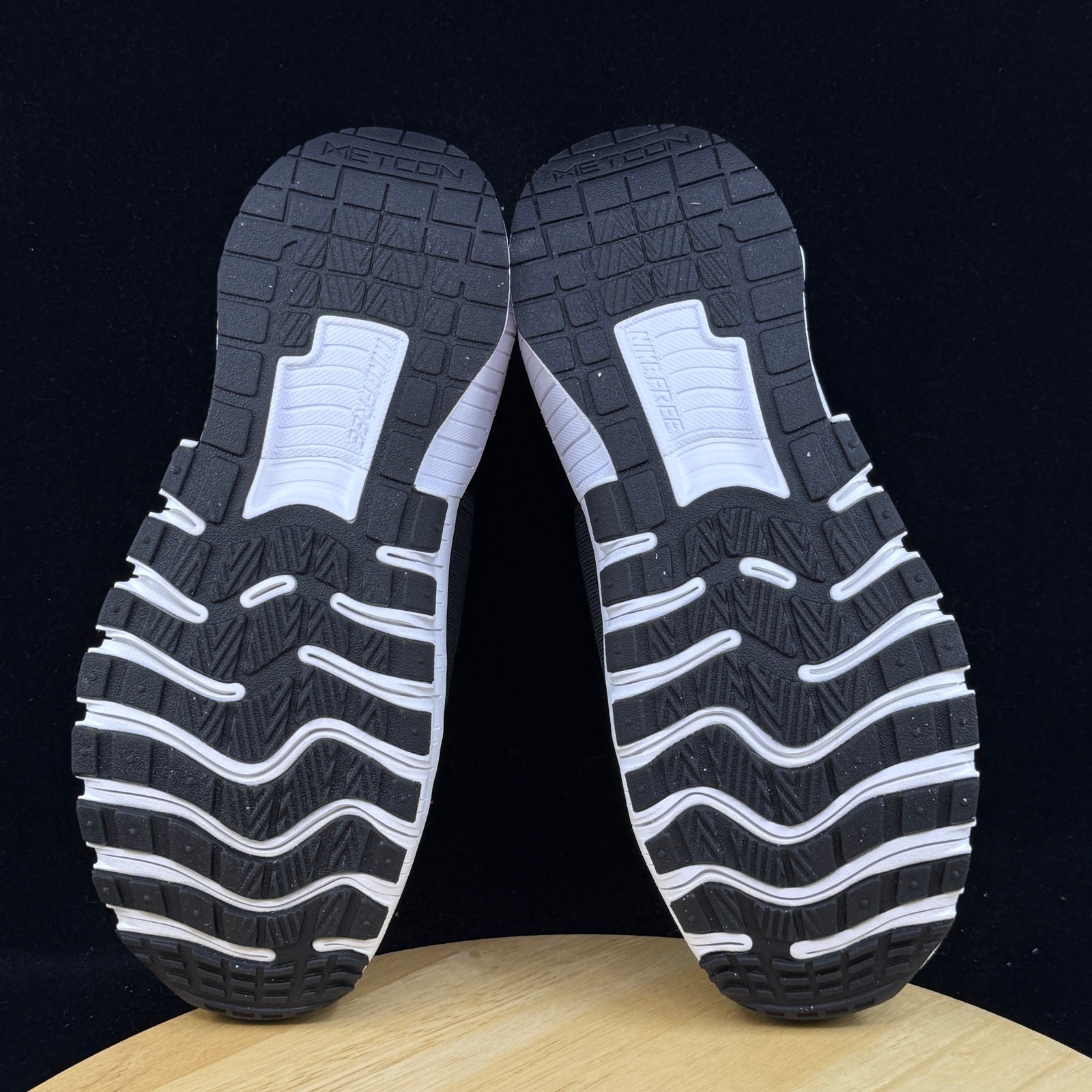 Nike Free Metcon 6 Men's Size 11 Black White Gym Athletic Shoes FJ7127-001