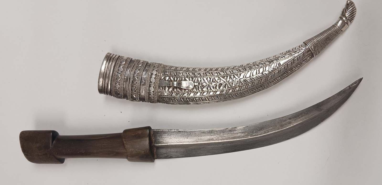 ANTIQUE INDO-ISLAMIC JAMBIYA DAGGER, WOOTZ BLADE, SILVER SCABBARD, HORN HANDLE