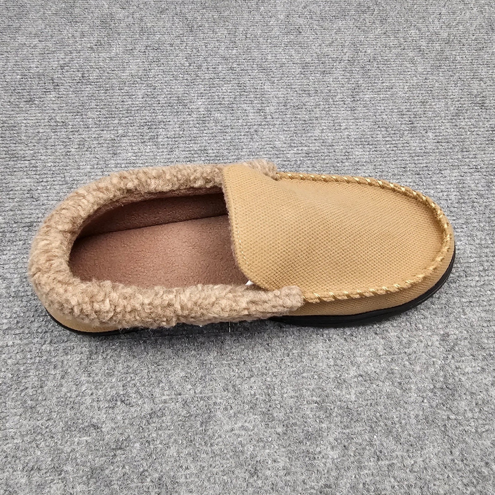 Isotoner Slippers Mens Gel Memory Foam Indoor Outdoor Buckskin Tan LG 9.5-10.5