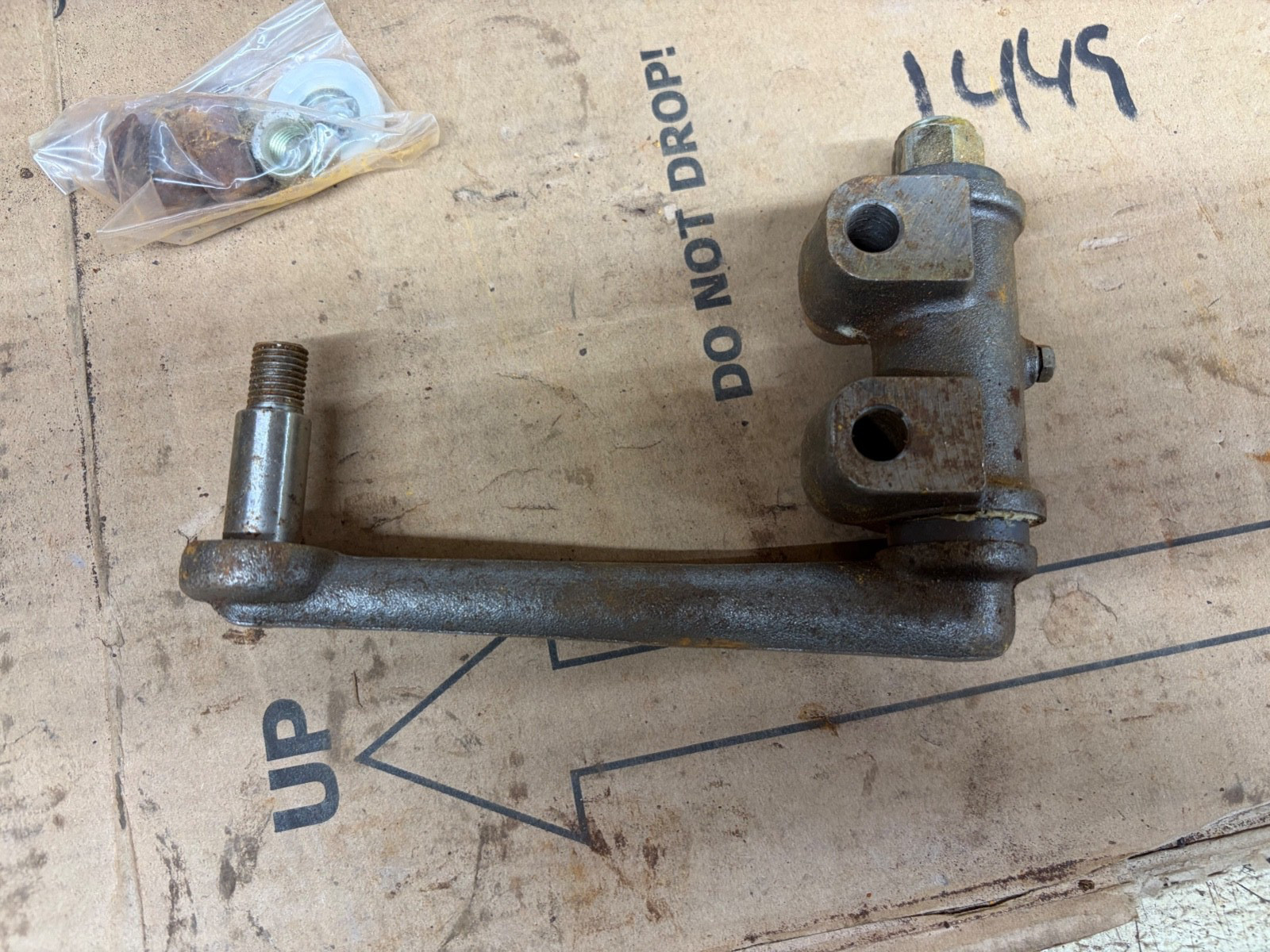 TRW 18810 IDLER  ARM 9W SAME AS MOOG K9096 COURIER MAZDA B1800 B2000
