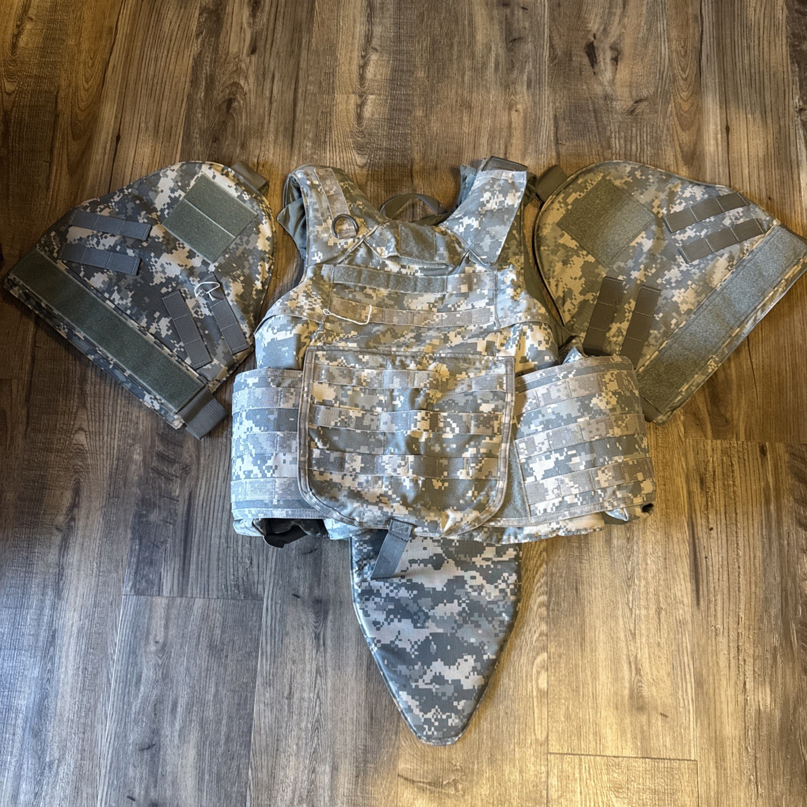 ARMY ACU DIGATAL CAM BODY ARMOR PLATE CARRIER MADE W/KEVLAR INSERTS SMALL