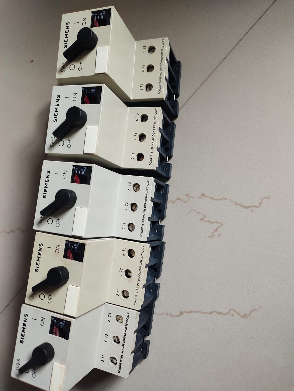 SIEMENS 3VE3 000-2KA 00 Circuit Breaker