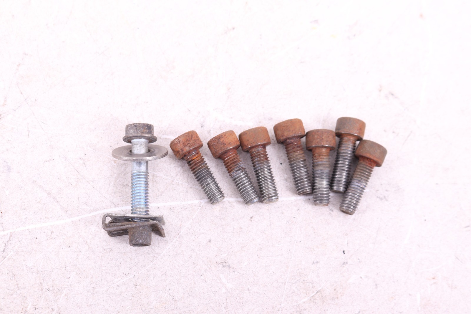 2006 06 07 SUZUKI GSXR750 GSXR 750 OEM EXHAUST HEADER MOUNT BOLTS S223