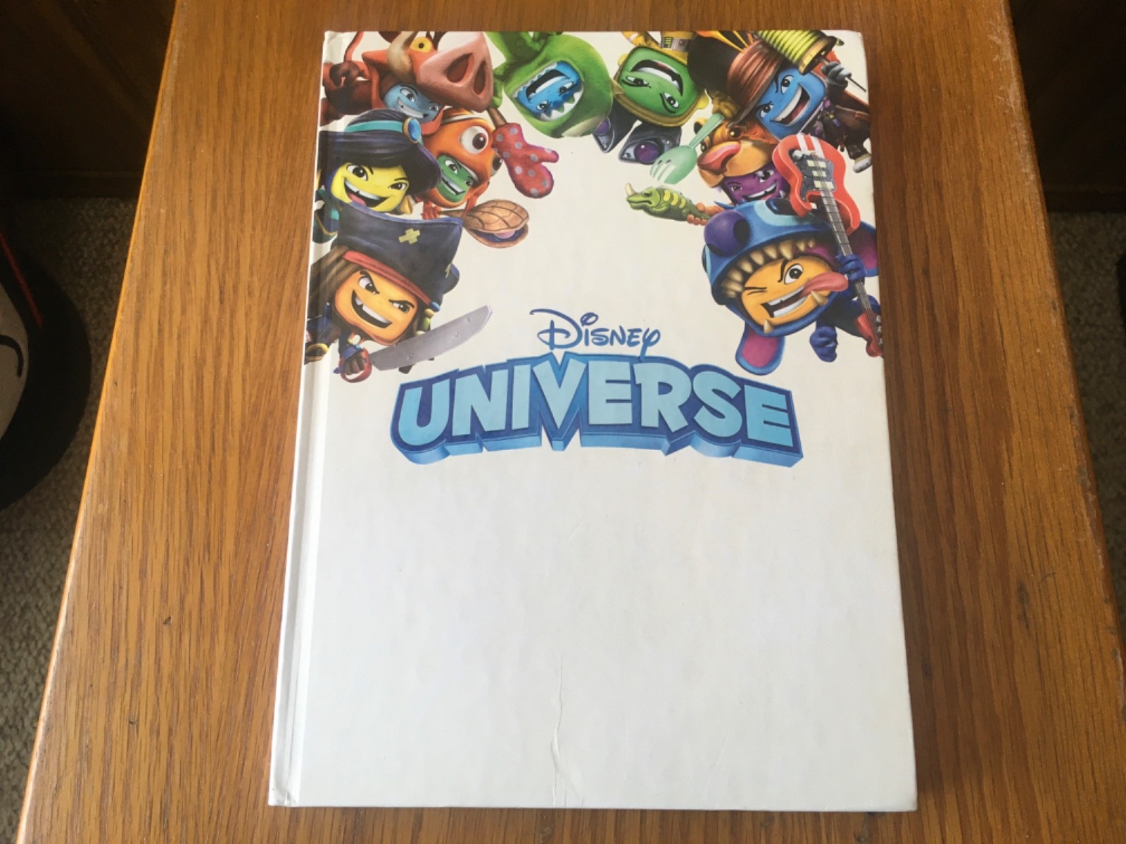 DISNEY UNIVERSE Collector's Edition Official Hardcover Strategy Guide/Book 🎮