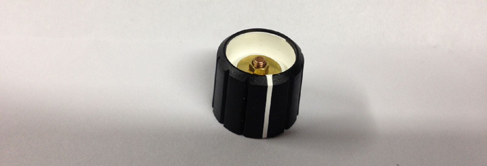 Neutrik Rean Black Knob With White Line Part number C210H-09-R4 NOS