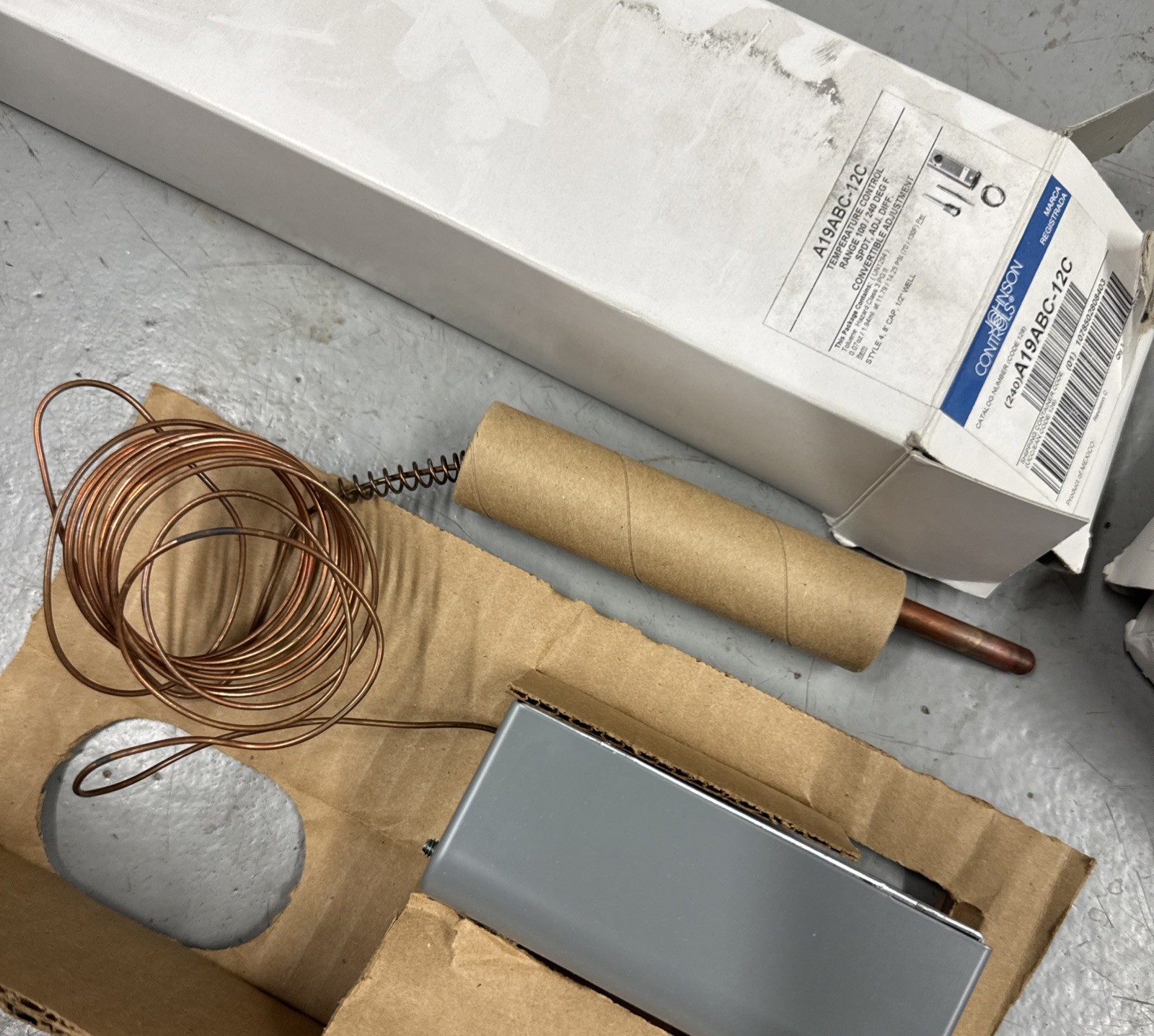 JOHNSON CONTROLS PENN A19ABC-12C TEMPERATURE CONTROL 100/240F PENN A19ABC12C