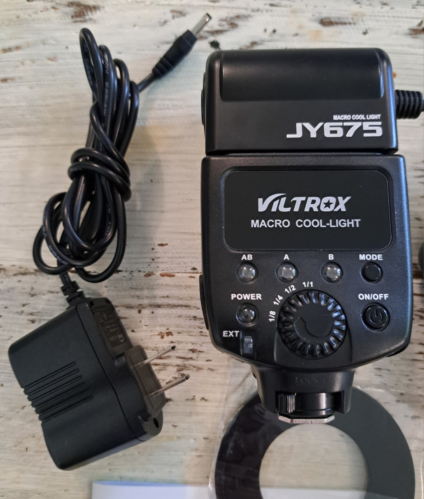 Viltrox Macro Cool-light JY675 in retail box