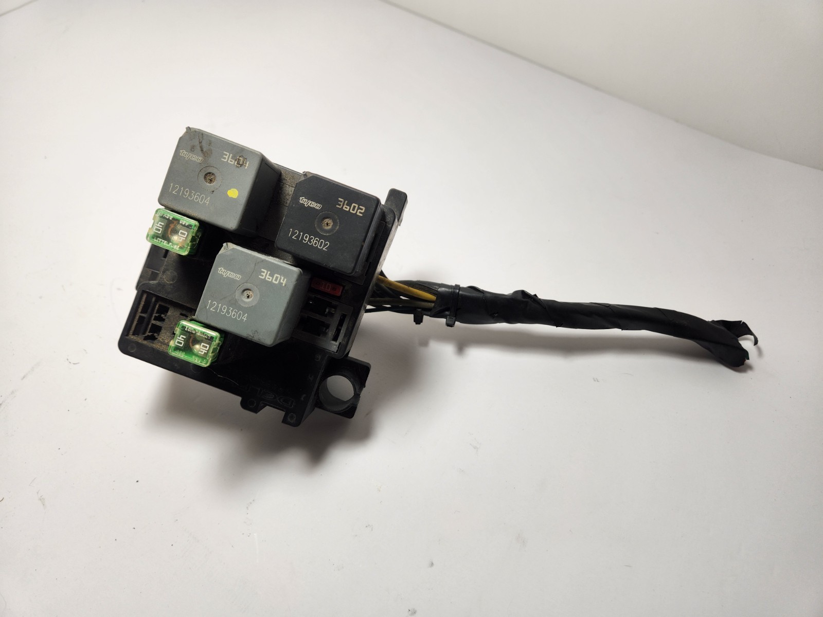 2003-2007 GM Truck SUV Engine Cooling Fan Electrical Fuse Relay Block Harness