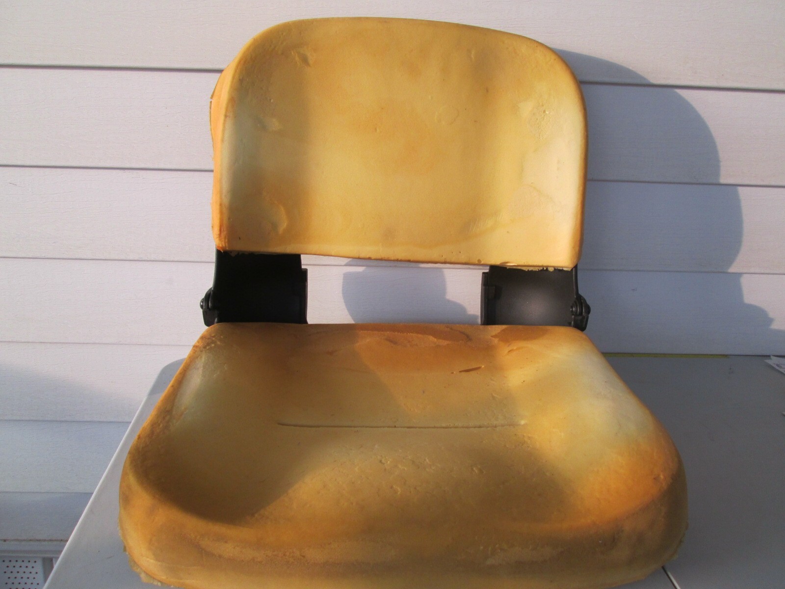 Great Fishermans Seat 17" X 17" #2877