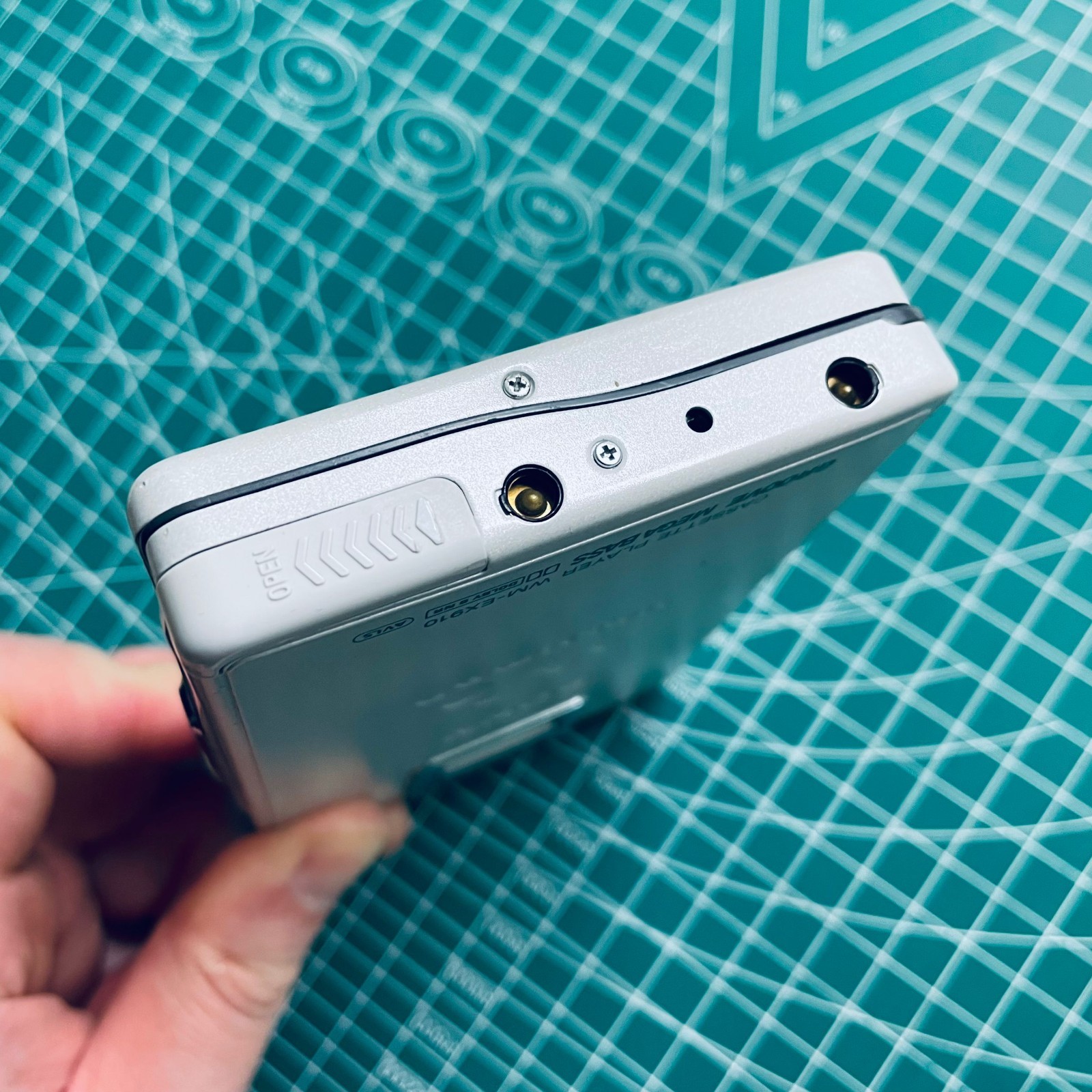 Sony EX910 Walkman Cassette Player, Rare EX White ! Tested Working !