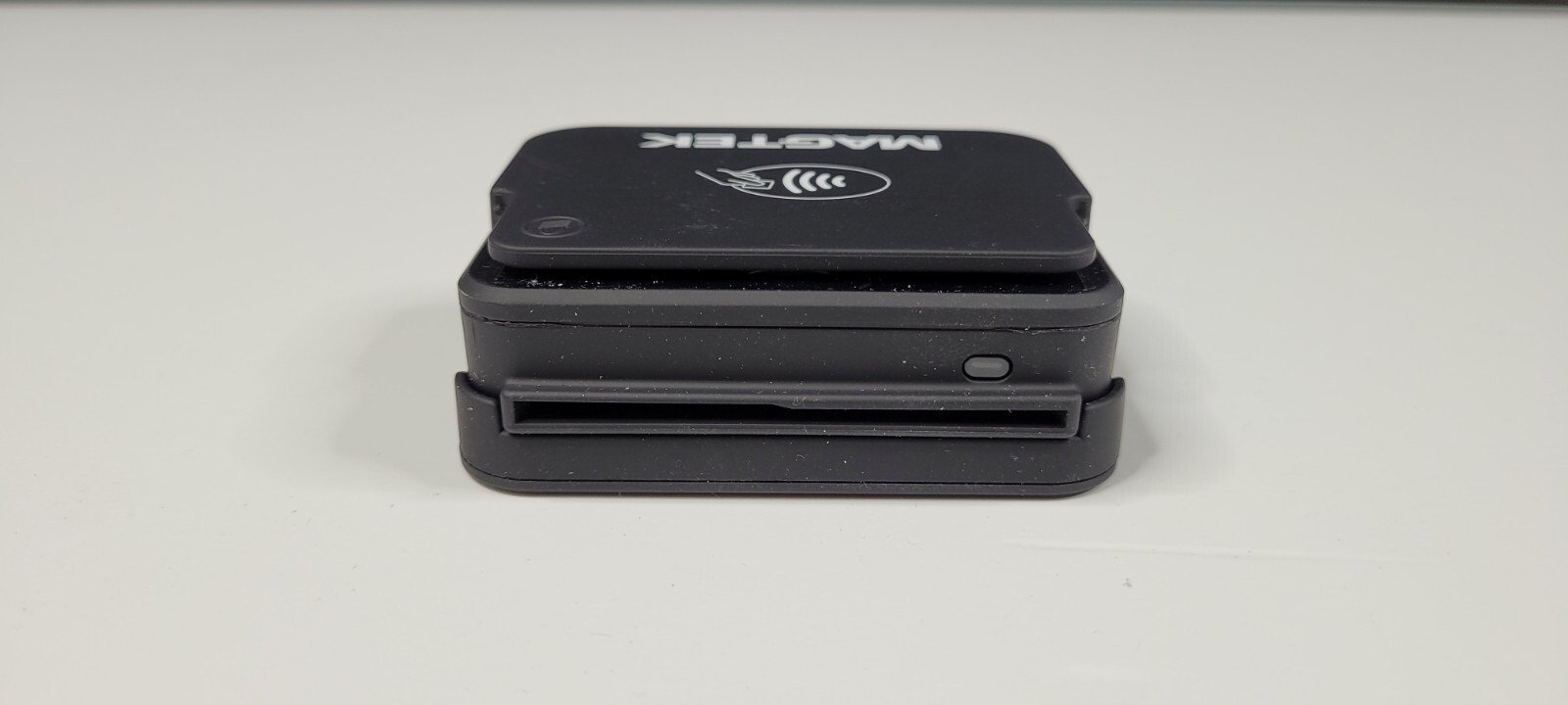 Magtek 21087023 iDynamo 6 Secure Card Reader Authenticator USB-C for iOS/Android