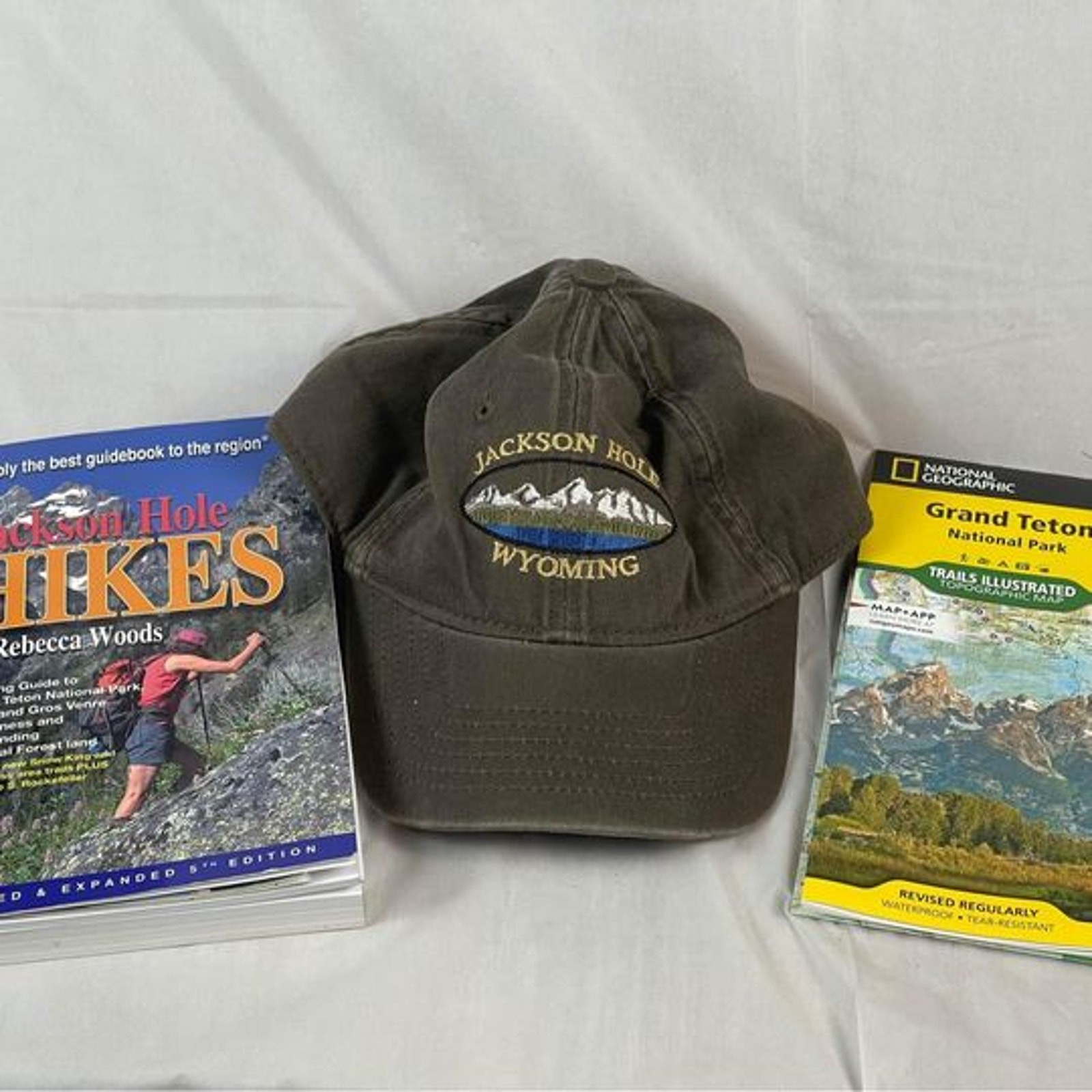 GRAND TETON Wyoming Hiking Book, Trail Map and Hat