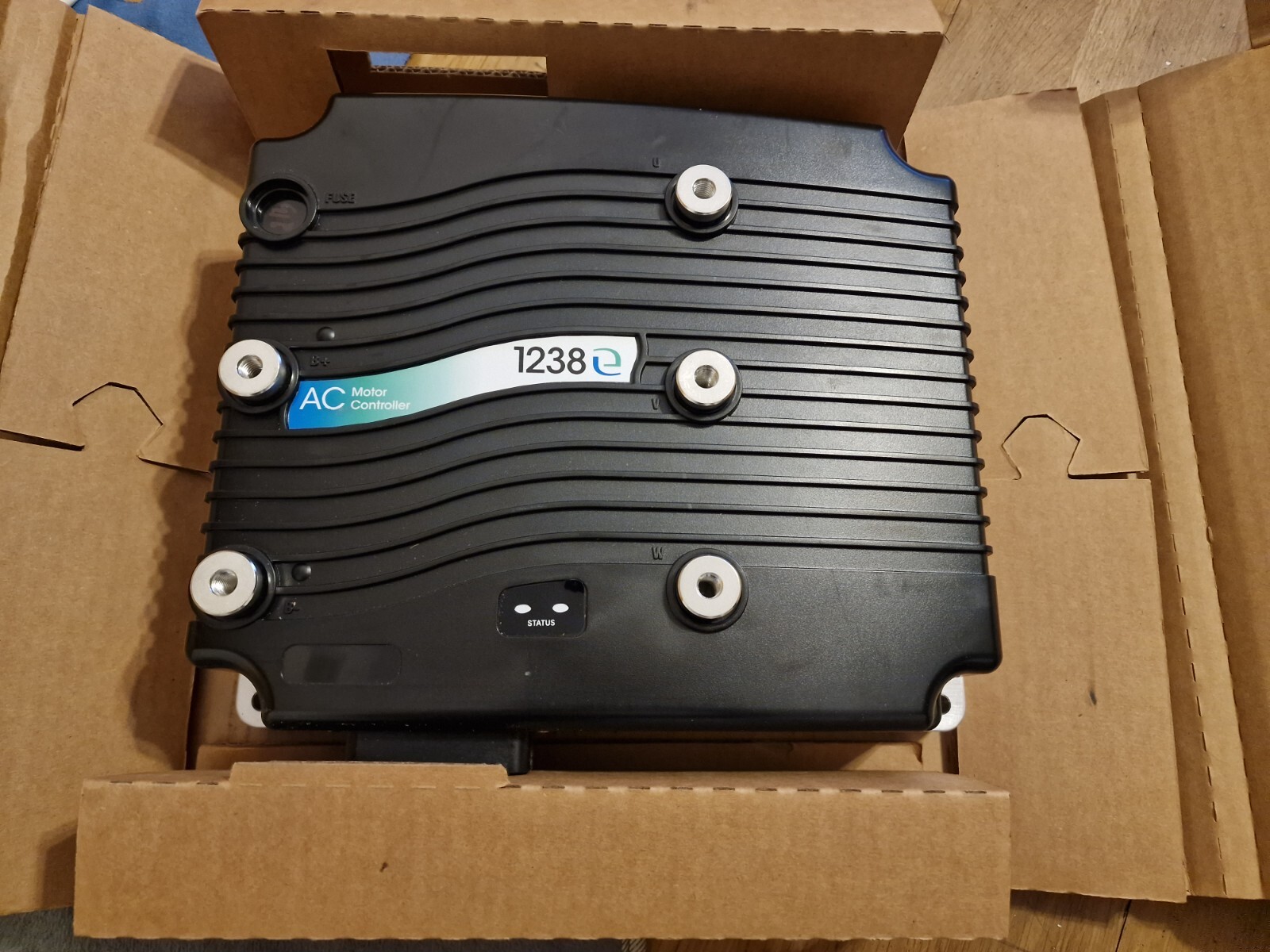 Brand New original Curtis 1238E-7521 AC motor Controller 550 amp voltage
