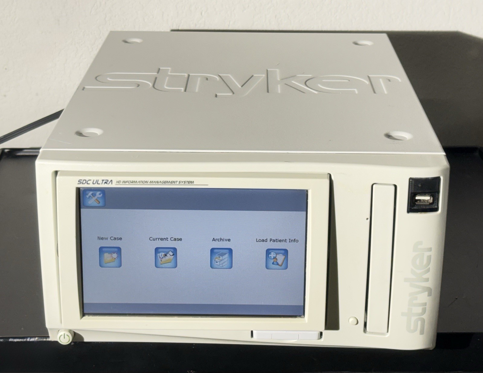 Stryker 0240050988 SDC Ultra HD Endoscopic Information Image Management Console
