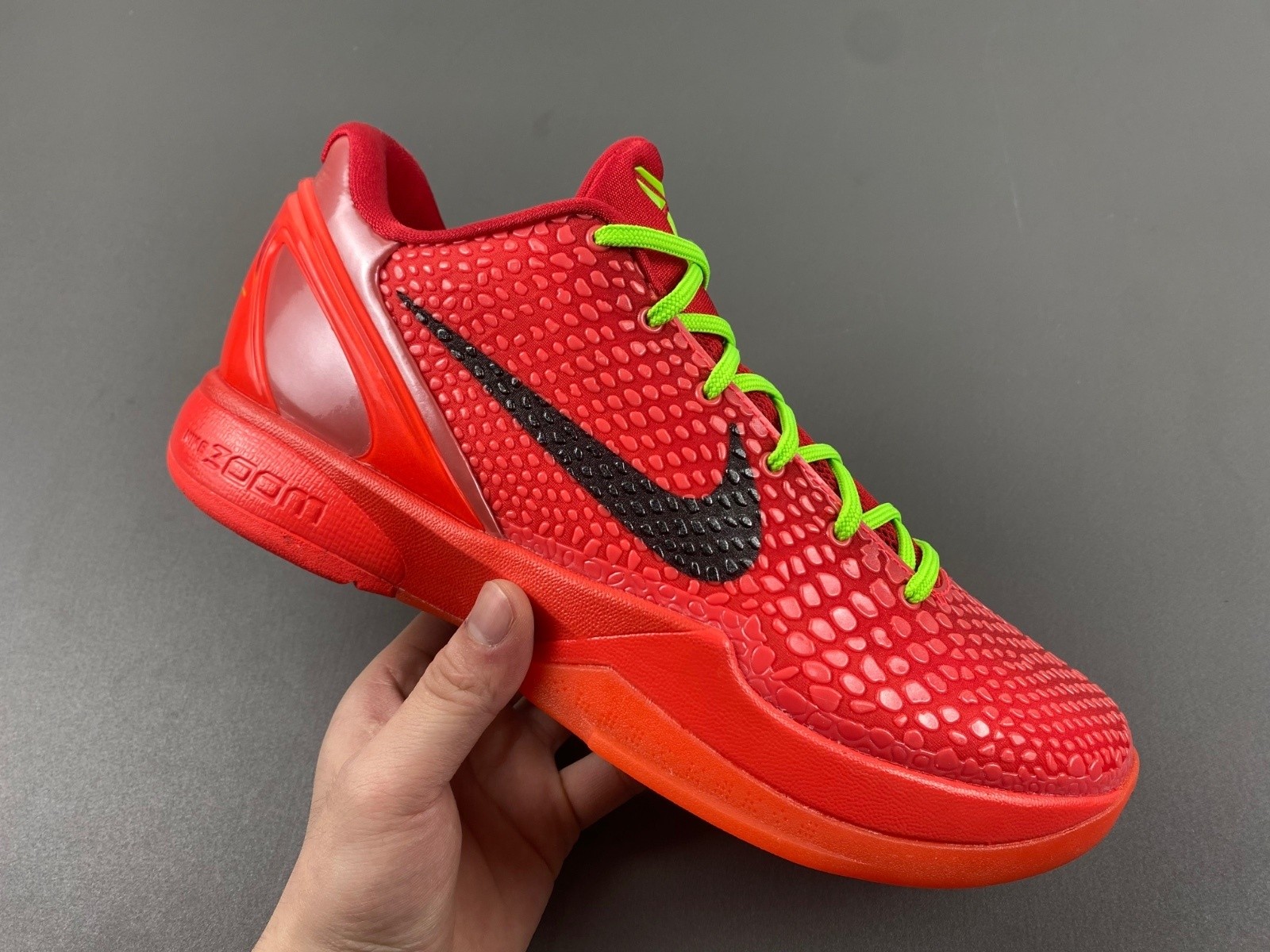 FV4921-600 Zoom Kobe 6 Protro 'Reverse Grinch' Red
