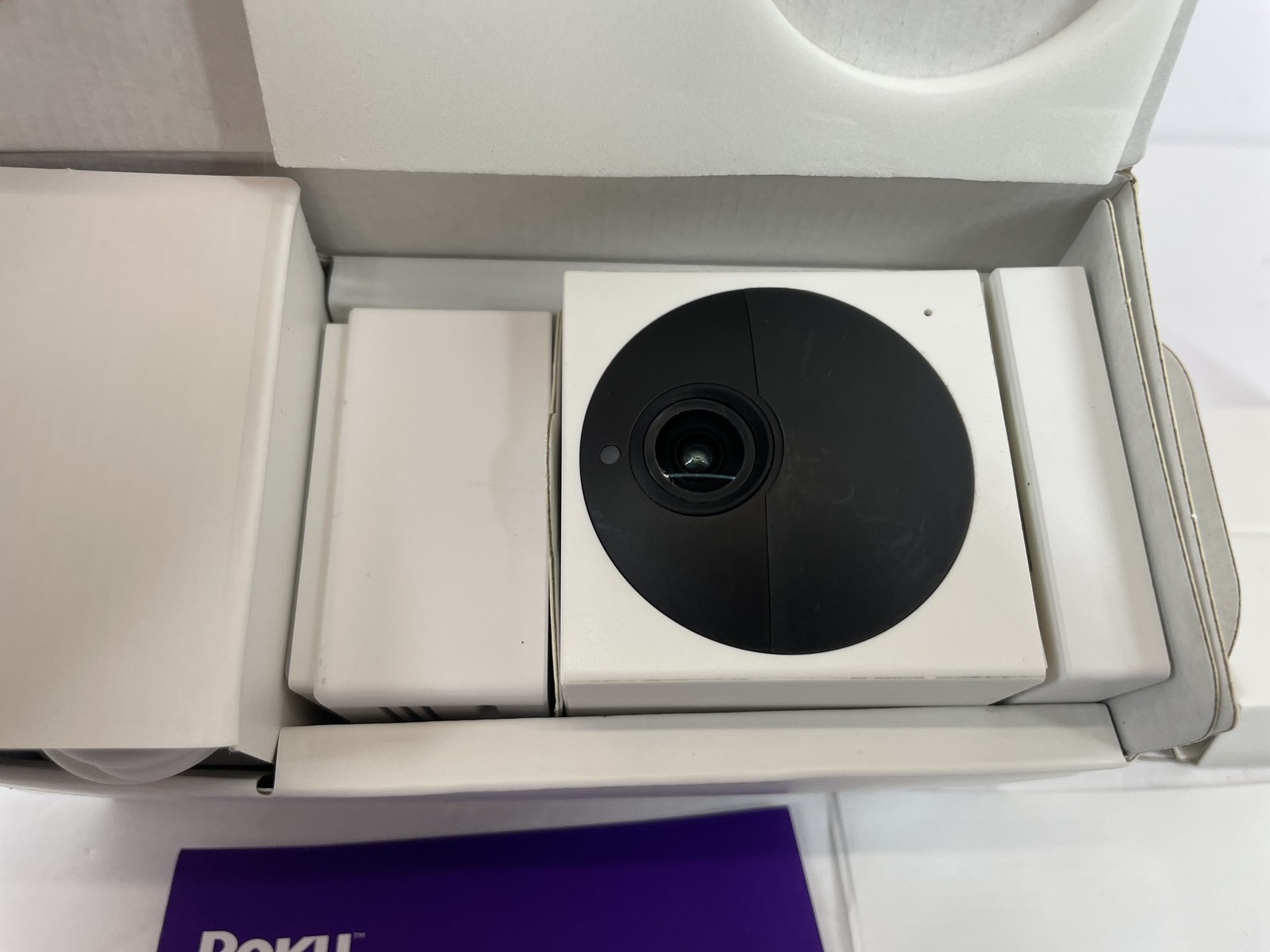 Roku Outdoor Camera SE Smart Home Security Camera System Wireless Battery NEW