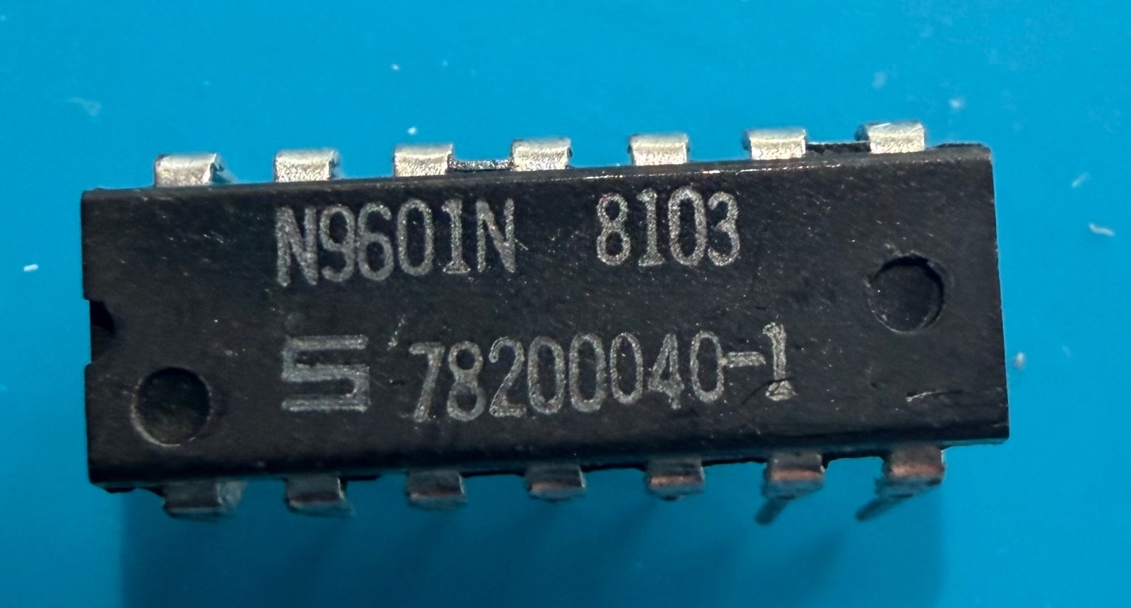 Signetics N9601N Integrated Circuit