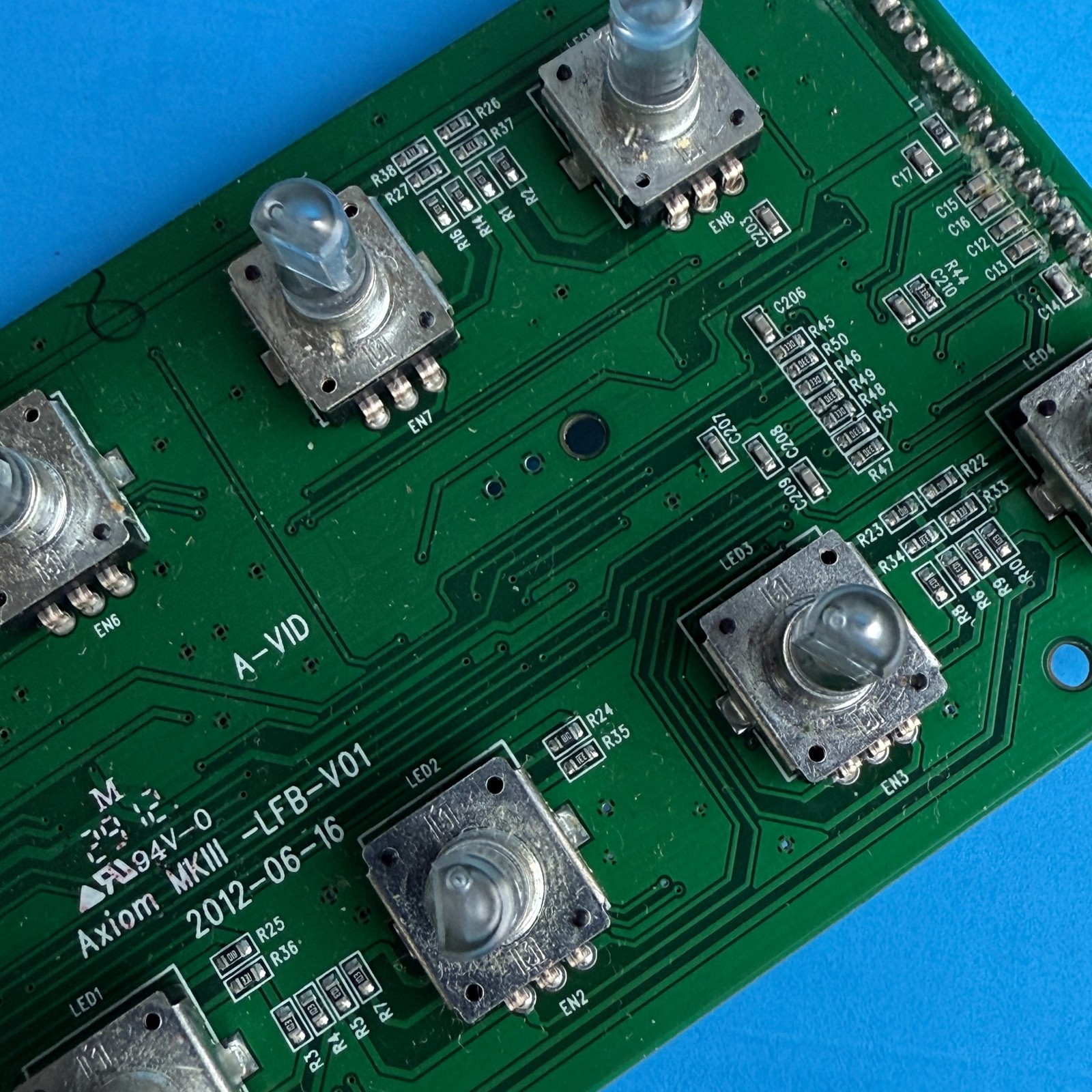 M-AUDIO AXIOM AIR 49 MIDI Controller Part Lighted Control Knob Encoder Board PCB