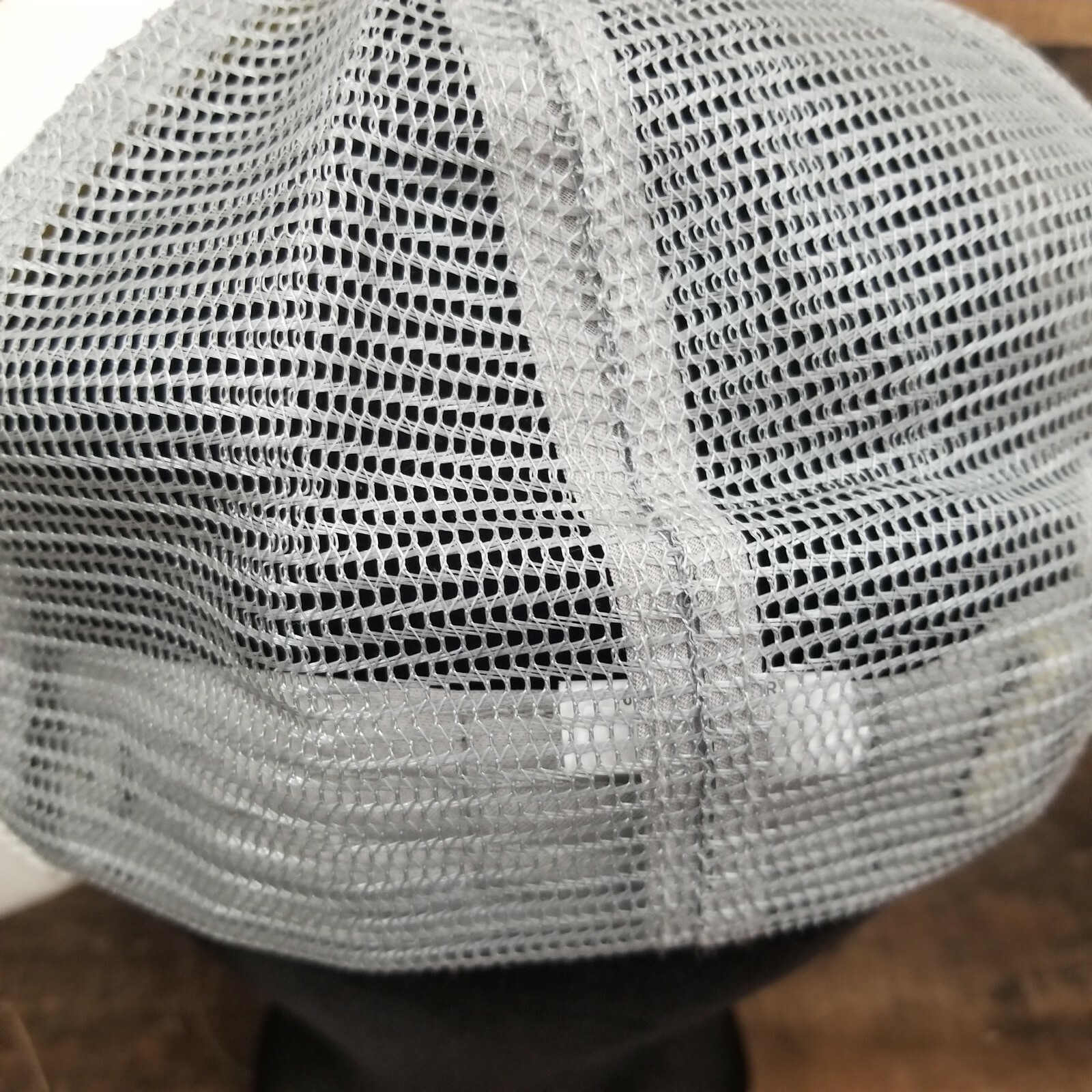 X-Treme Baseball Cap Snapback one size Grey and White Mesh Back