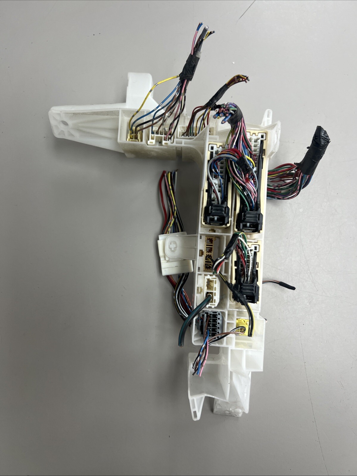 2004 Toyota sienna van 3.3 under dash connection fuse block