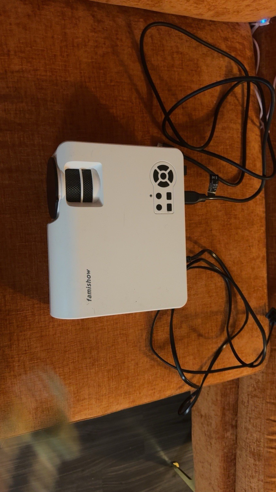 Famishow White Desktop Projector with HDMI & USB Connectivity