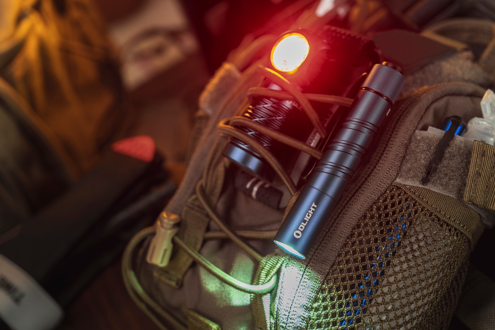 Olight I3T 2 EOS Midnight Blue Dual-Output Tail Switch Flashlight, 200/300 Lume