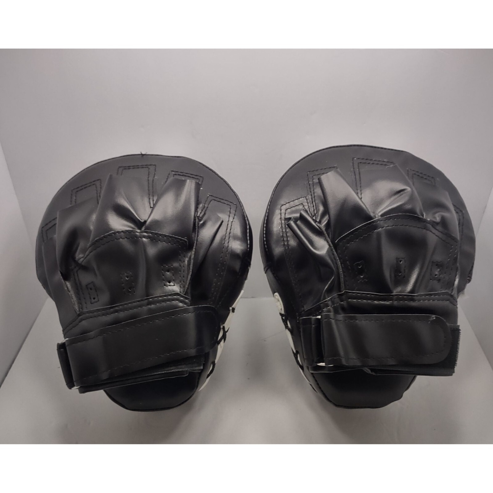 Lunz kickboxing mitts 16oz