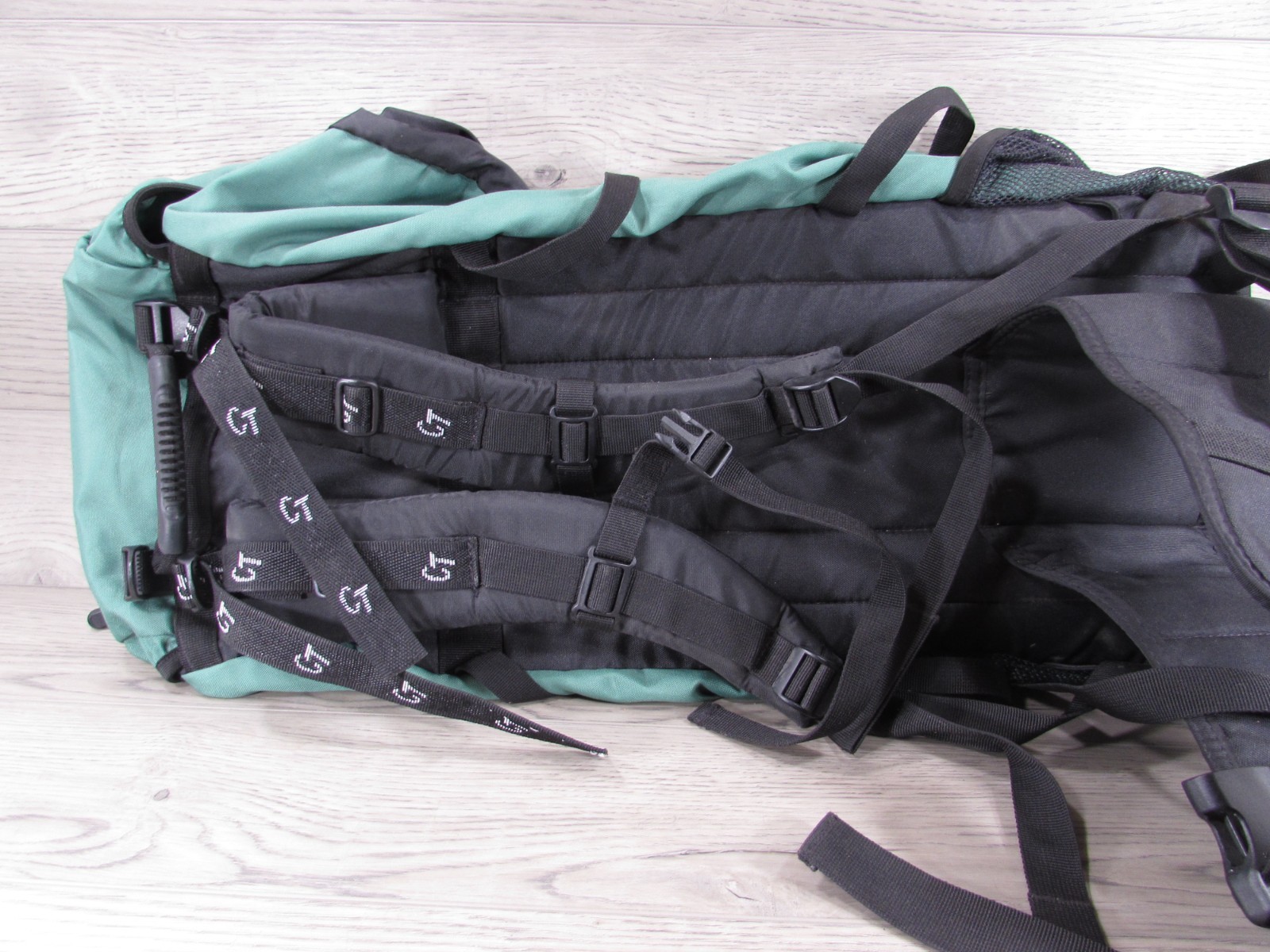 Camp Trails Backpack Scirocco 2 Medium Capacity Streamline Pack Internal Frame