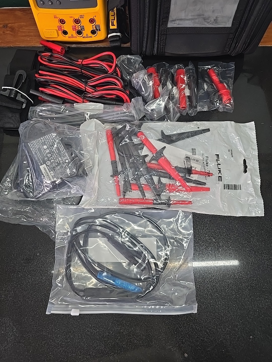 Fluke 754 Documenting Process Calibrator with HART Communication