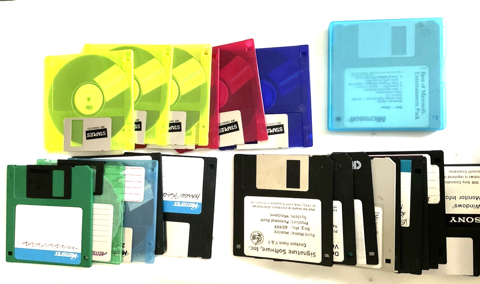 3.5" Floppy Disks Lot of 23 Erased Used Staples Memorex and Others
