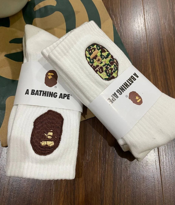 SALE BAPE Crew Socks White Embroidered Logo 2 Pair Pack A Bathing Ape Streetwear