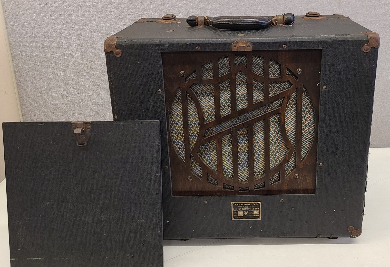 Vintage Bell & Howell Filmsound M2 Projector Reproducer 12" Speaker Case & Reels