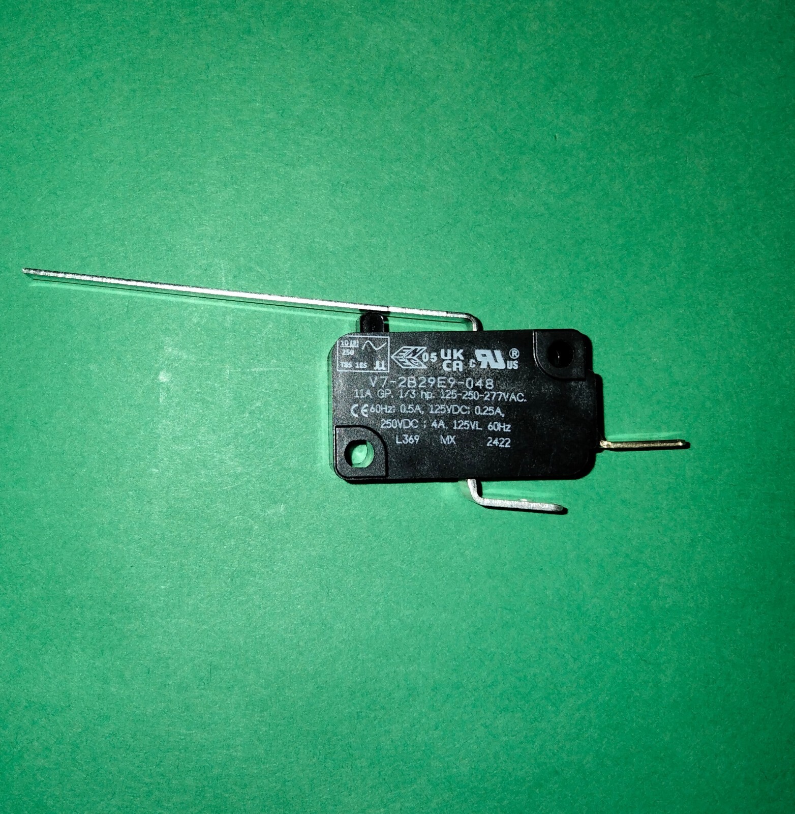 Honeywell V7-2B29E9-048 Miniature Basic Switch 11 A @ 277V, 1 NO Contact.