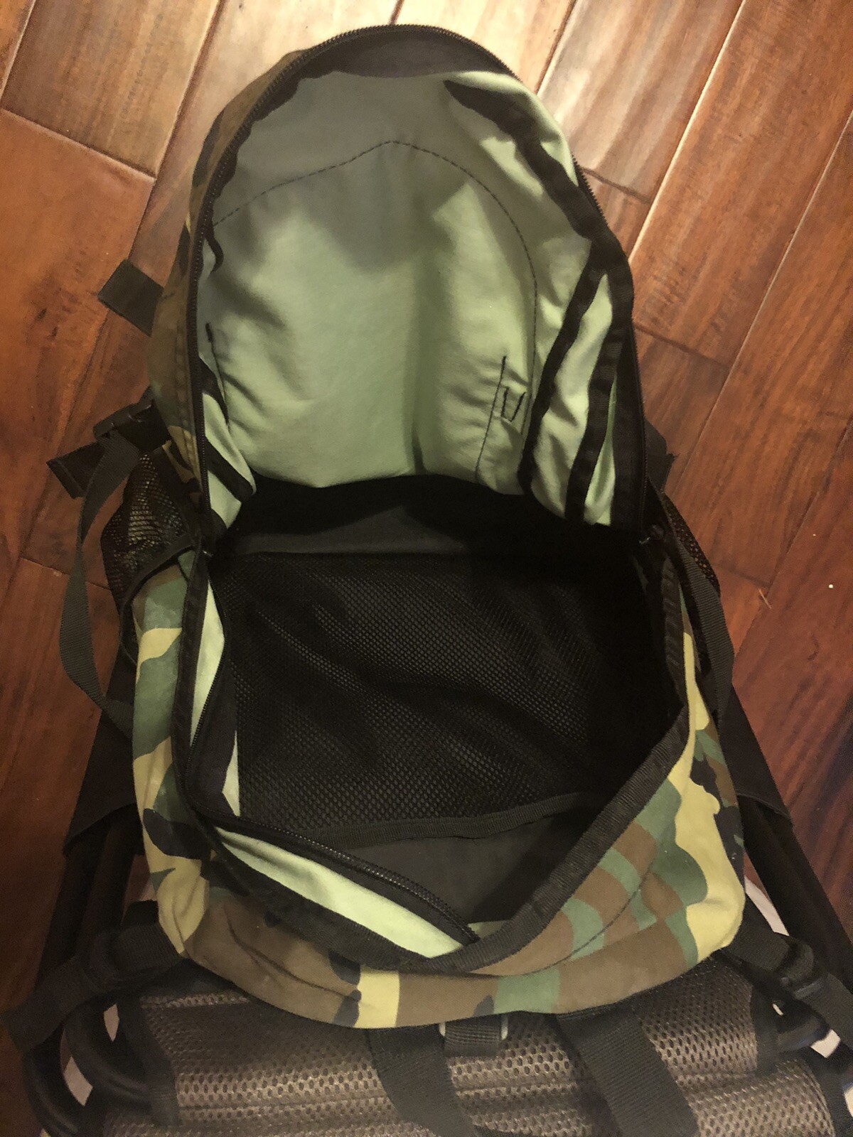 Wilson & Miller Camo backpack with stool