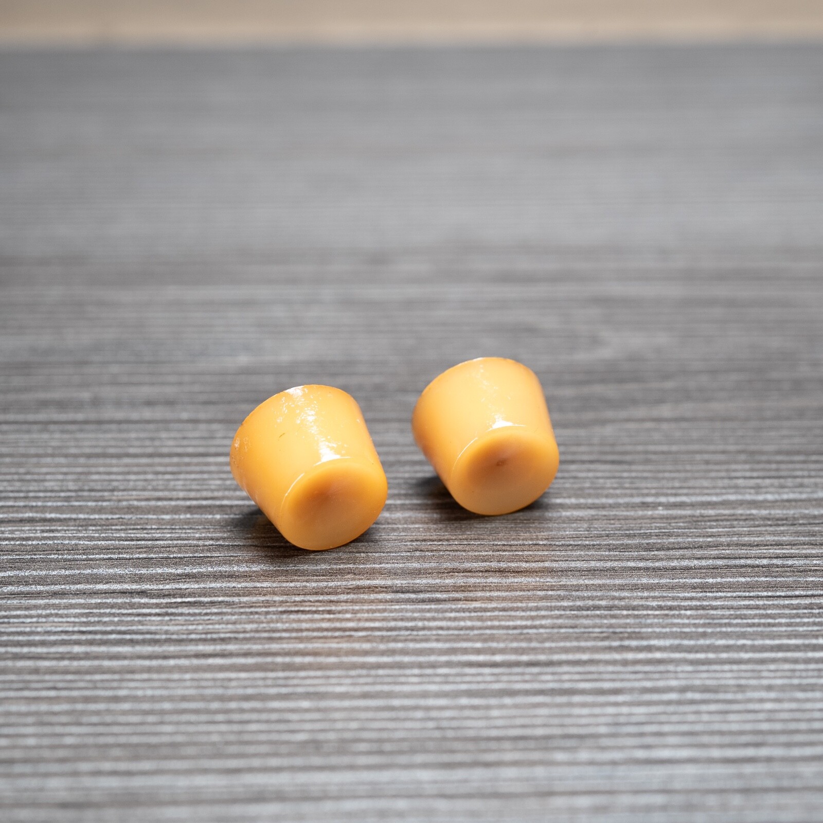 Midcentury Radio Knobs 1940s-50s 2pc Caramel Plastic 1/4" D Shaft