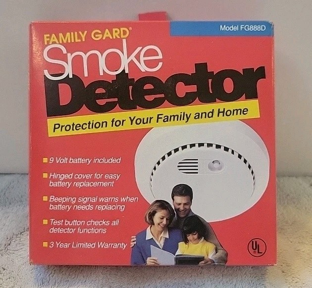 Family Gard Smoke Detector Alarm Model FG888D Vintage 1992 New in Box