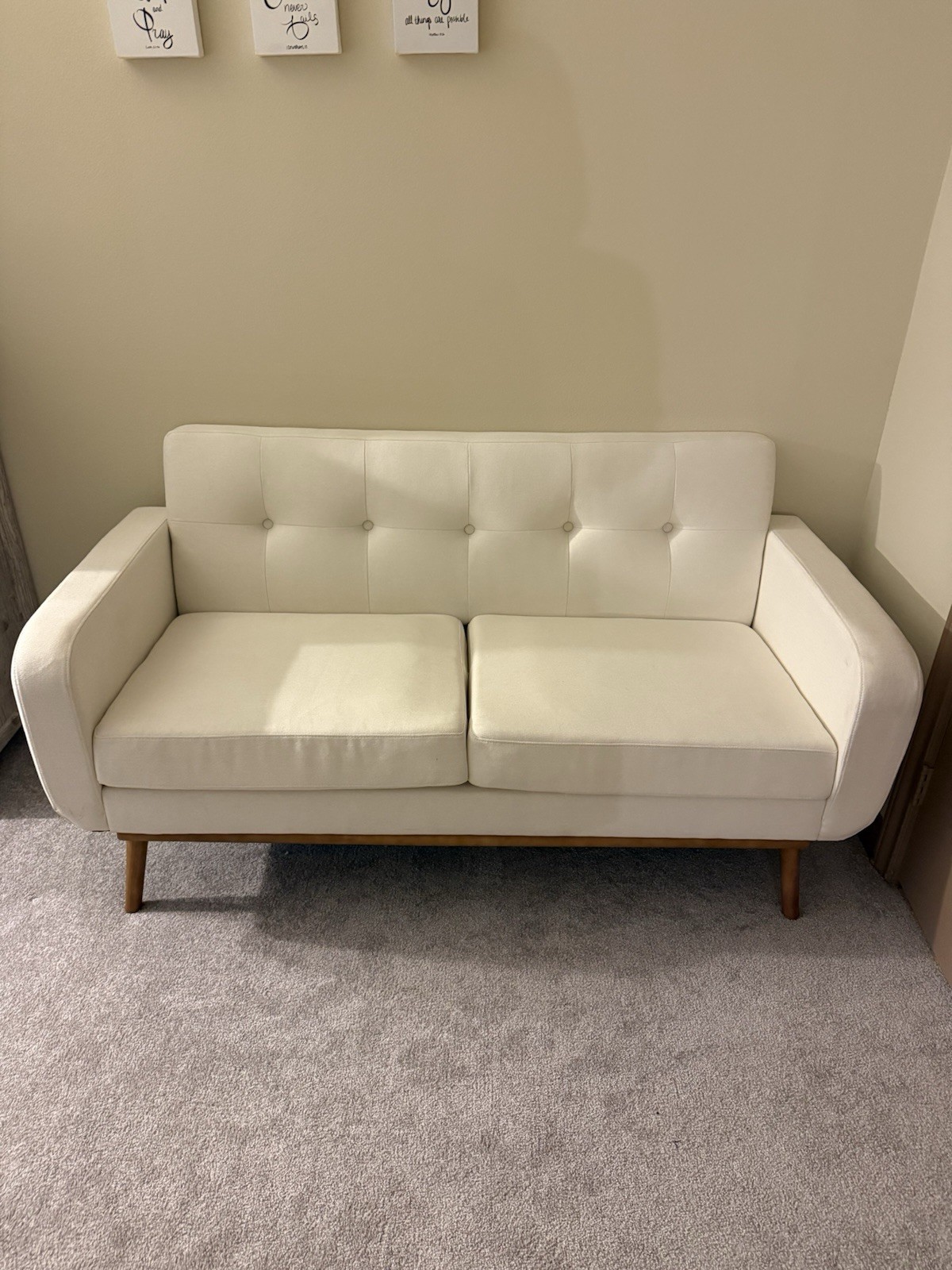 Analeah 60.2” W Square Arm Loveseat