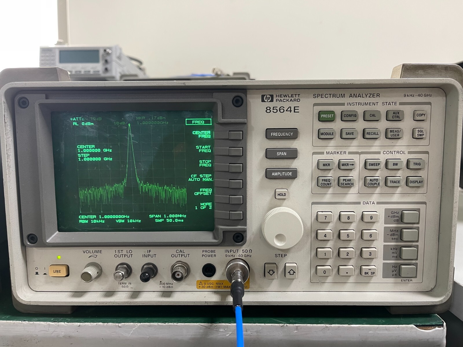 HP Agilent 8564E 9KHz - 40GHz Spectrum Analyzer w/ 85620A module_0976