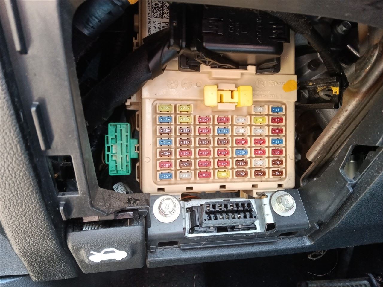 ACCENT    2019 Fuse Box Cabin 40663