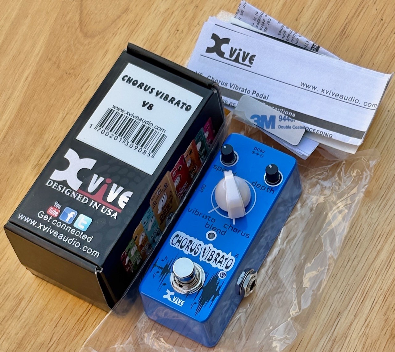 X Vive V8 Chorus Vibrato Micro Effect Pedal Analog True Bypass