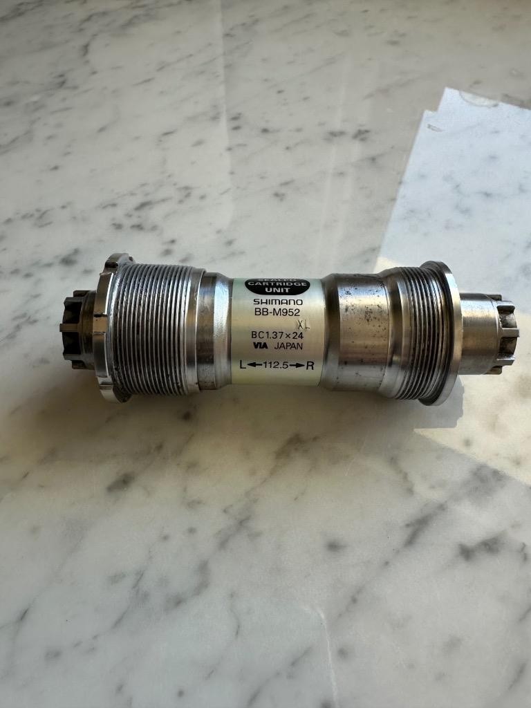 XLNT Shimano XTR BB-M952 (112.5mm) Bottom Bracket for Crankset 3x9 Octalink V1