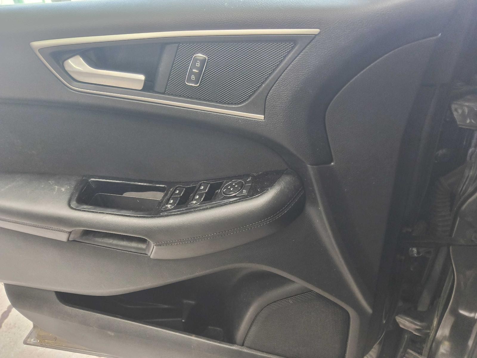 Used Battery Tray fits: 2015 Ford Edge Grade A