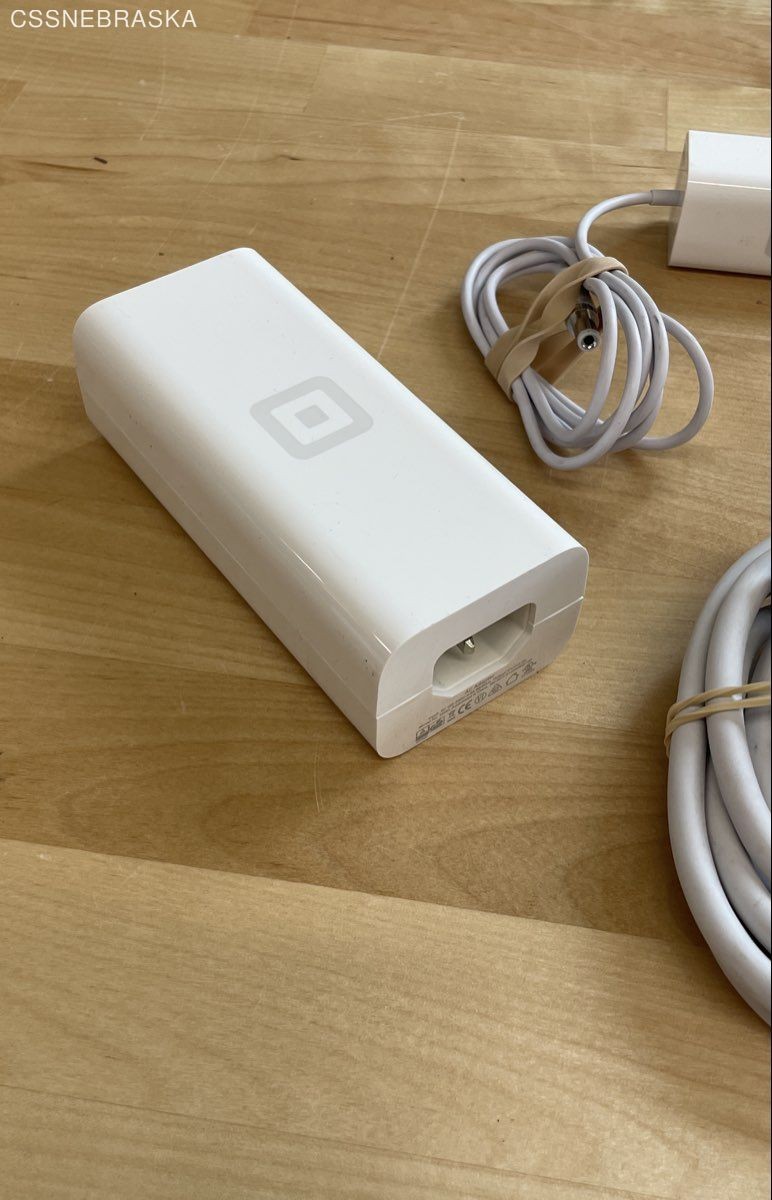 Square Stand S089 for iPad with Lightning Connector and Contactless Chip Reader