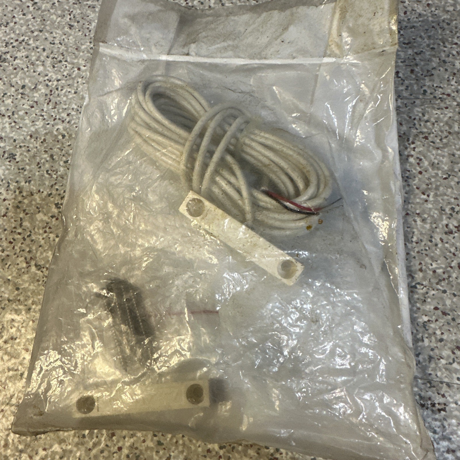 UTC Fire & Security GE 1088WN-ADT White Alarm Contact NEW (Sealed)