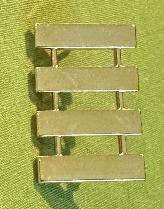 U.S. NAVY ROTC MIDSHIPMAN RANK LIEUTENANT COMMANDER GOLD LADDER BAR PIN