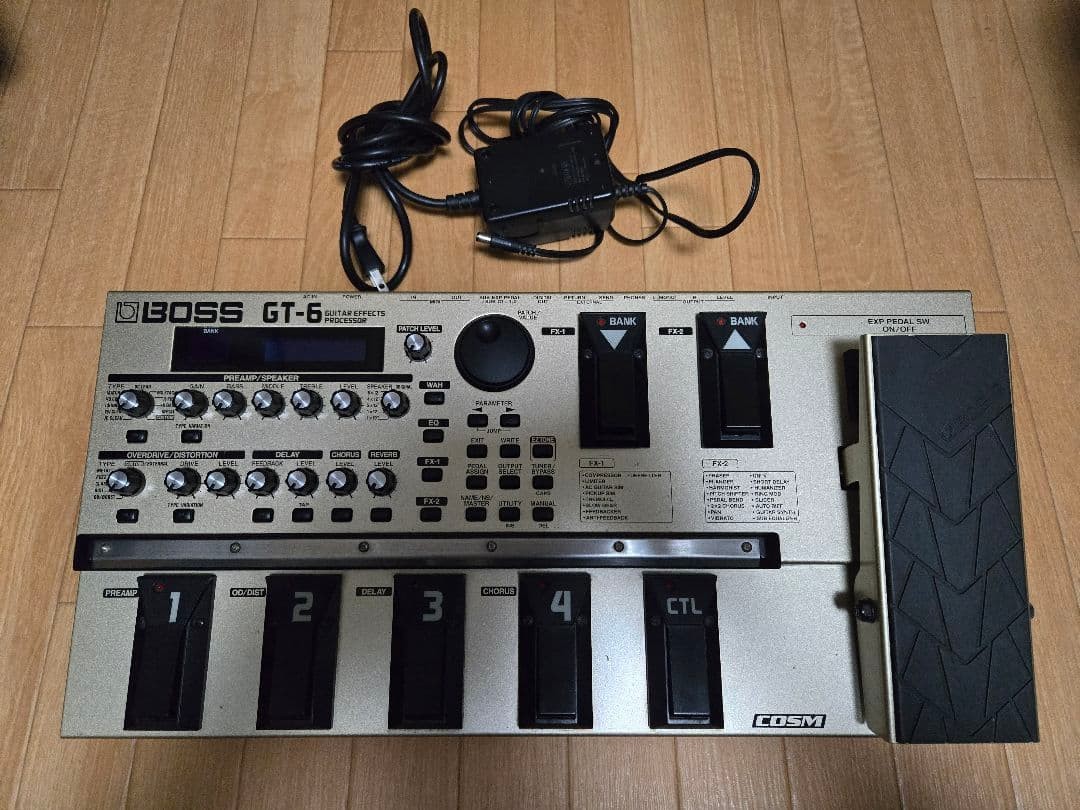 BOSS GT-6 Guitar Multi Effects Processor Pedal Board w/ AC Adapter Tested Japan